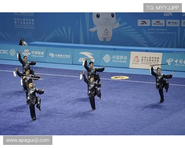 十二支队伍参与的混合制比赛精彩纷呈